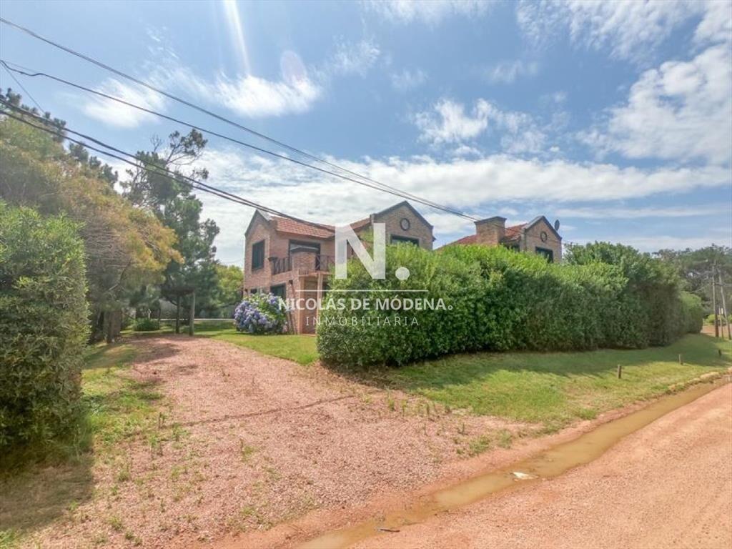 Casa en venta de 3 dormitorios  en Tio Tom  ,