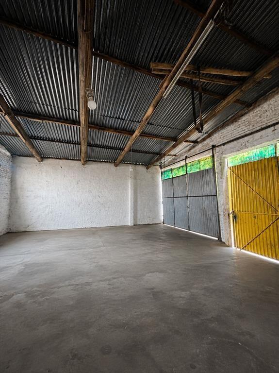 Oportunidad para inversores  3 casas mas galpón.