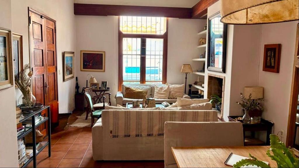 Espectacular casa reciclada con jardín y piscina