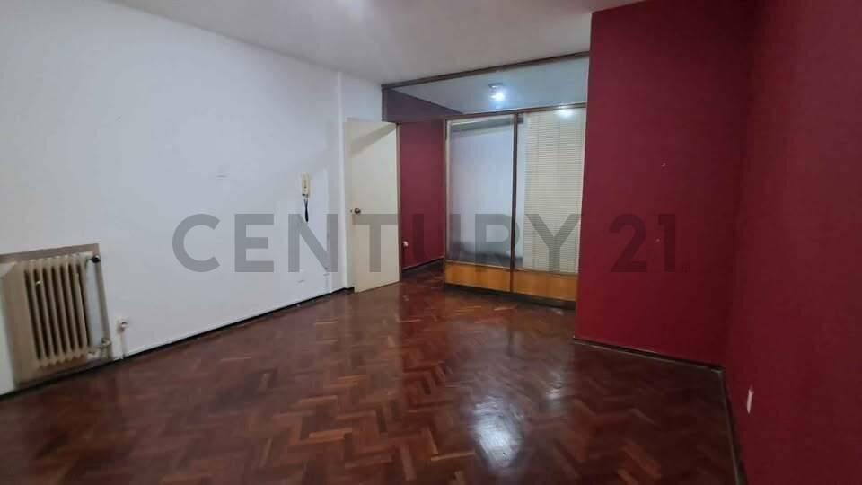 Venta/OFICINA,CONSULTORIO/ Próximo IMM/ a metros de 18 de...