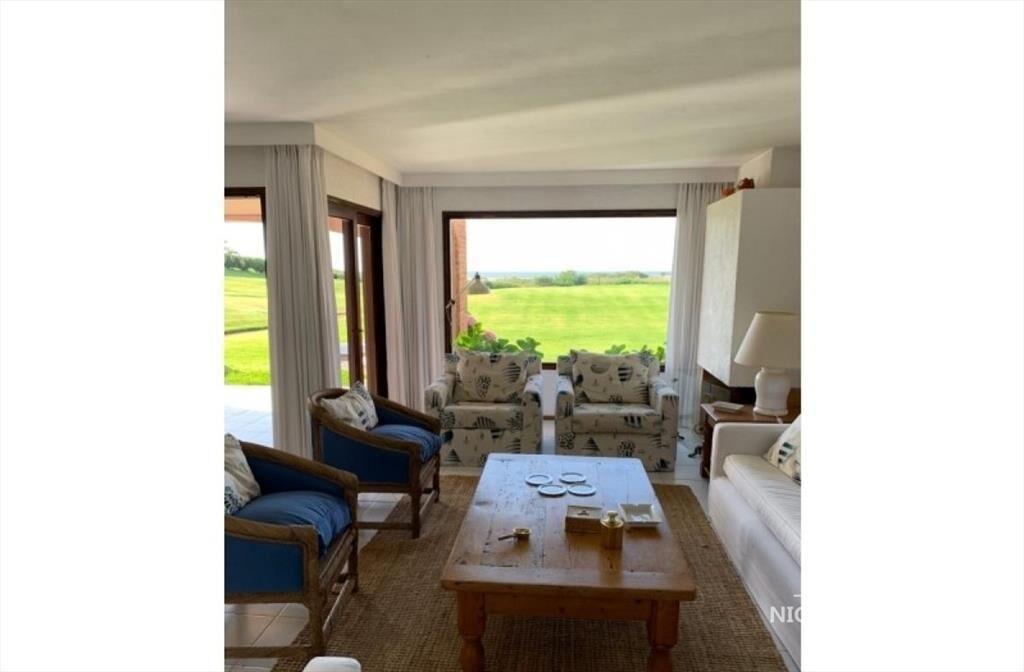 Venta Apartamento 3 dormitorios en Manantiales con salida d