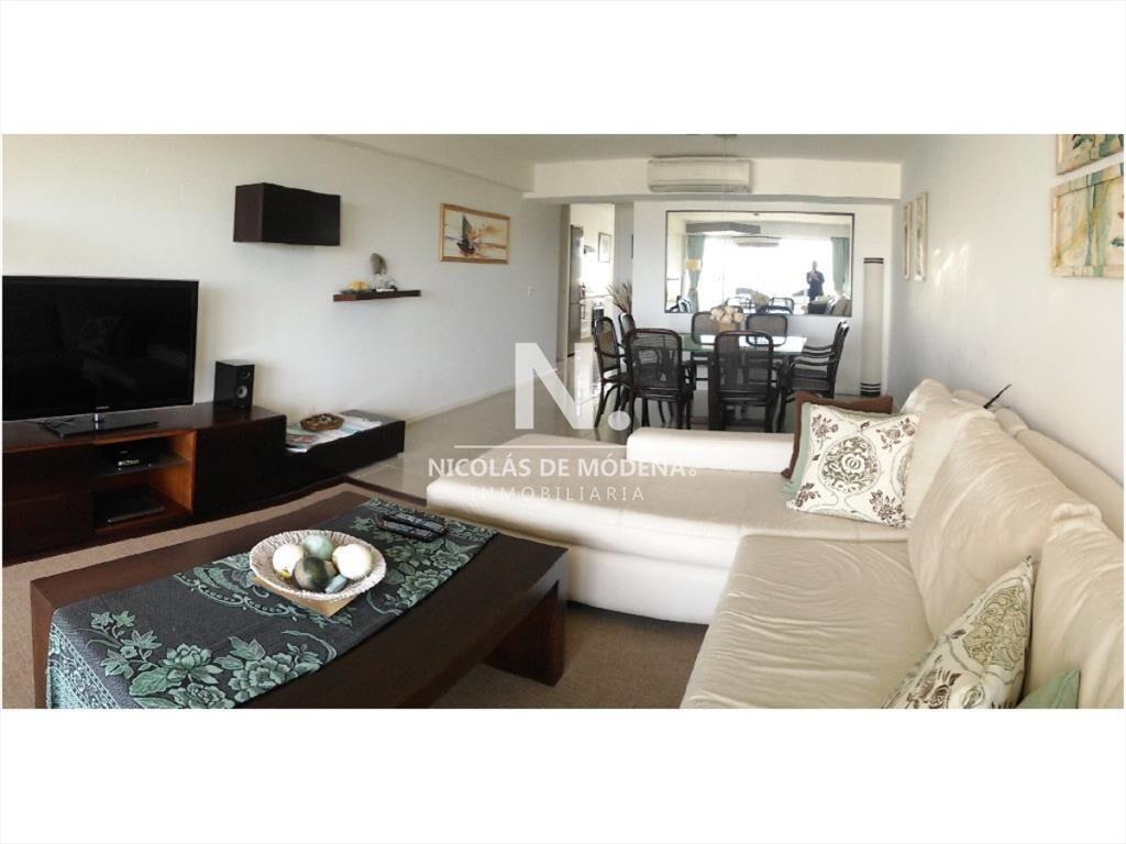Apartamento de categoría a pasos Del Mar