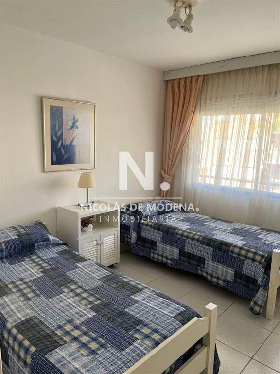Muy lindo apartamento, con amplia terraza, garage