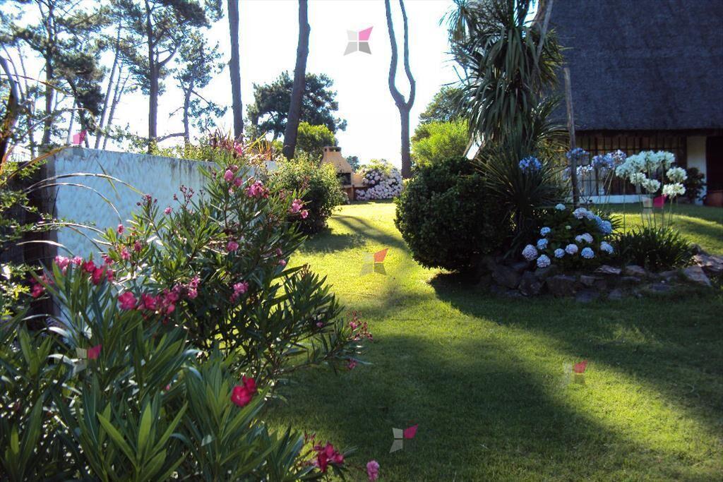 VENTA DE CASA DE 3 DORMITORIOS BEVERLY HILLS DEL