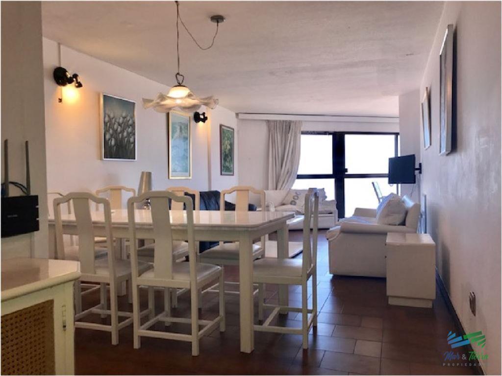 Apartamento en Brava, 2 dormitorios *