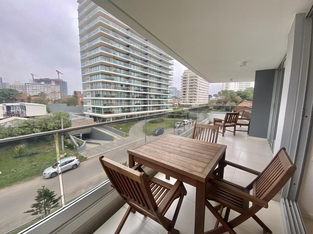 VENTA APARTAMENTO DE 3 DORMITORIOS EN EDIFICIO
