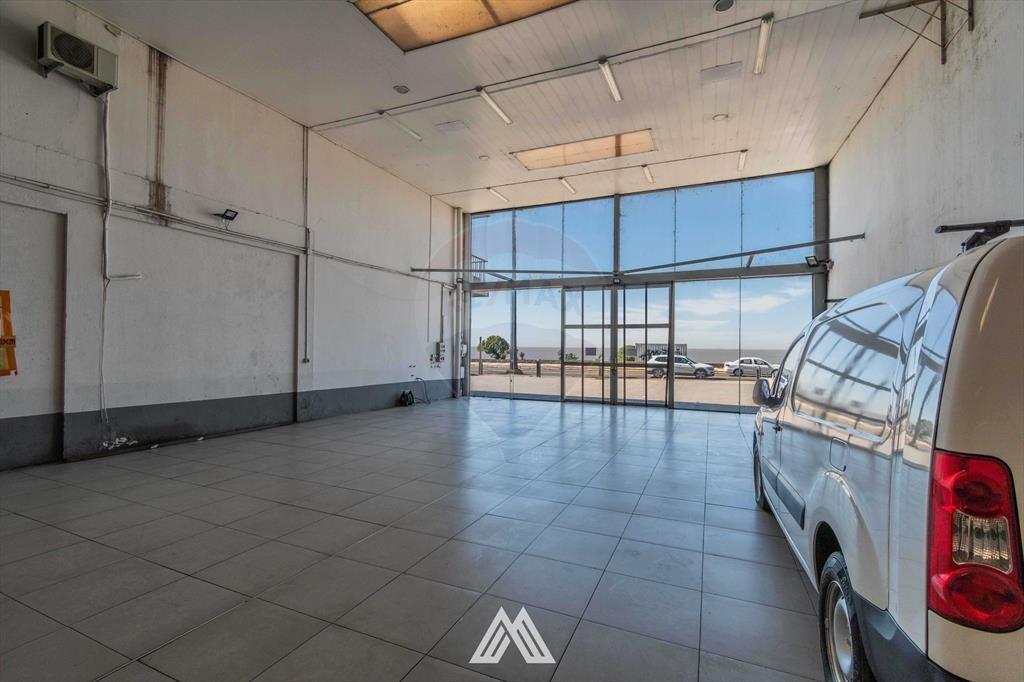 ALQUILA LOCAL CON OFICINAS + APTO BUCEO RAMBLA GGE