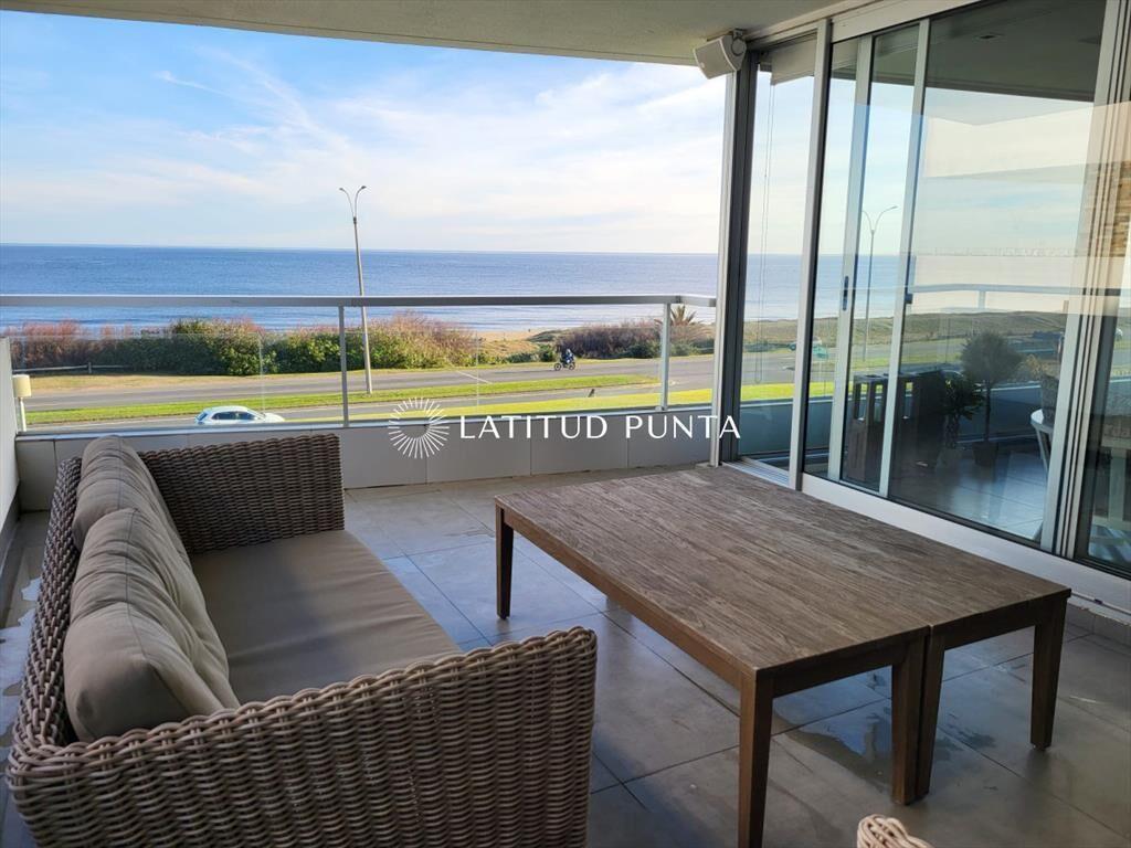 Apartamento 3 dormitorios en suite. Mansa