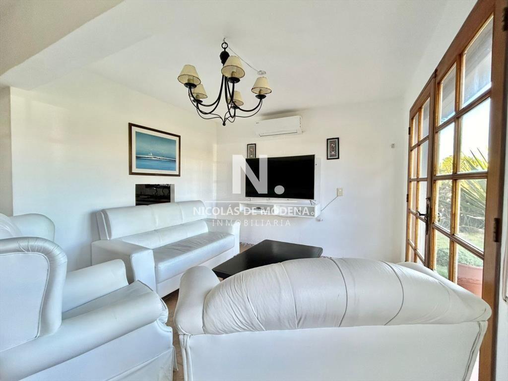 Excelente casa en La Juanita - Primera lÃnea del mar En Aq