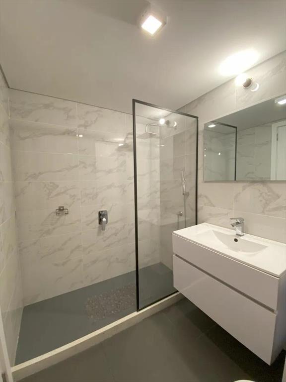 Apartamento en  venta 2 dormitorios, con garaje piso 9 bien