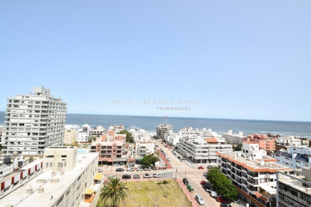 Apartamento de 2 dormitorios en venta en Punta
