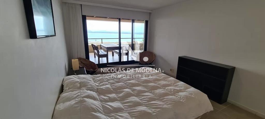 Venta de apartamento de 2 dormitorios en edifico