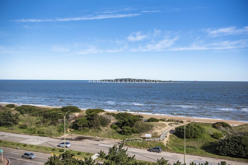 Apartamento en venta frente al mar con vista a la