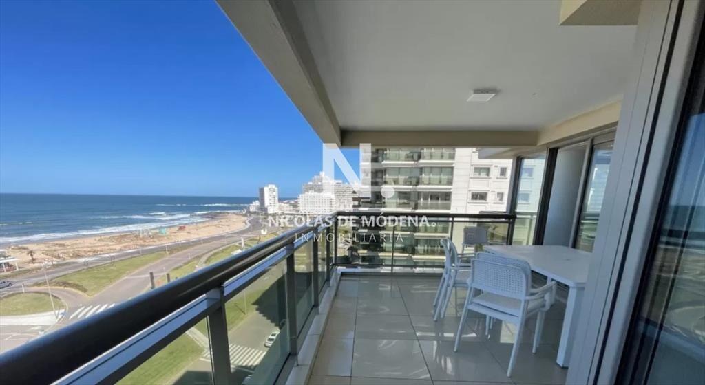 Departamento en venta, frente al mar. Torre Playa