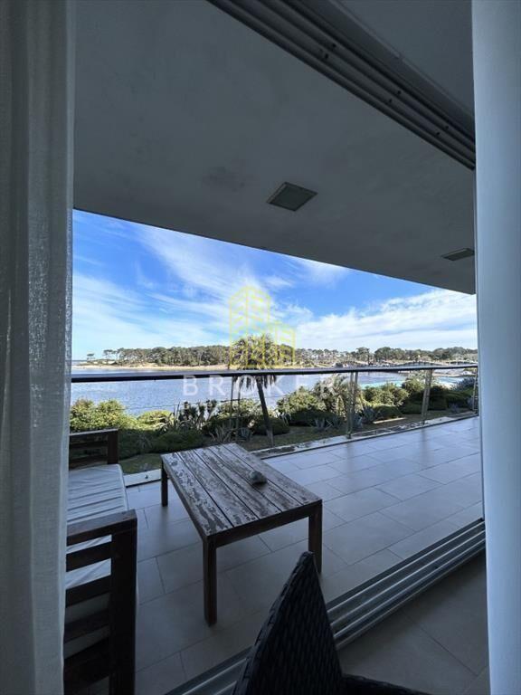 Venta de espectacular apartamento de 3 dorm. en .