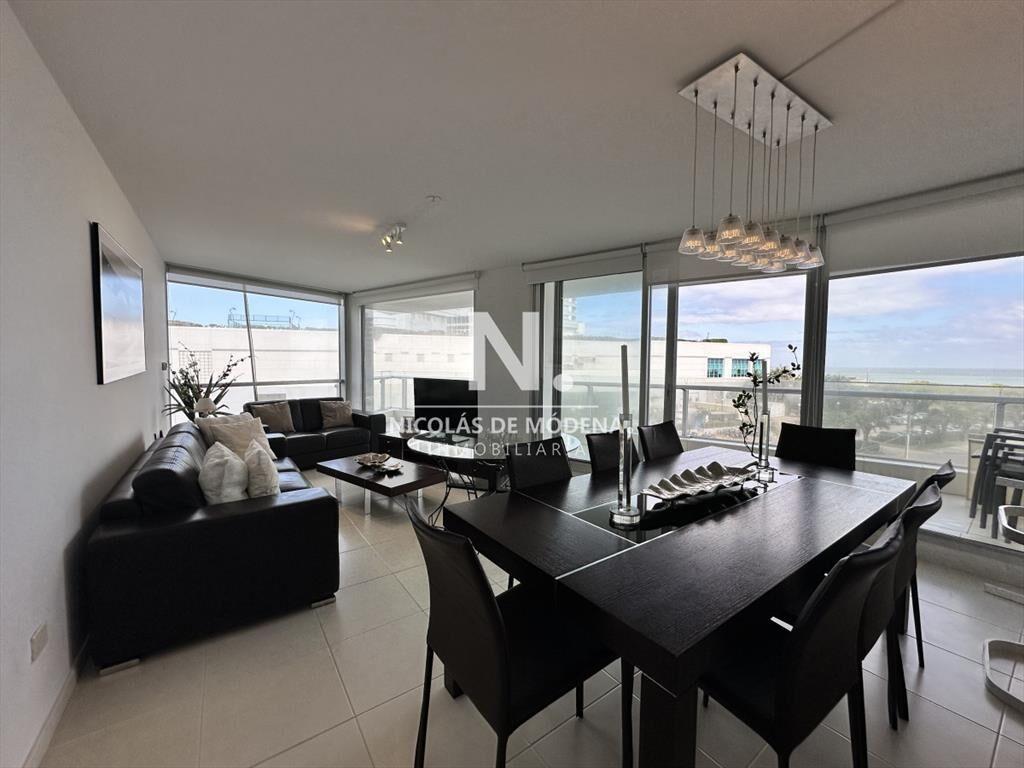 Vende apartamento de 3 dormitorios en Seasons del