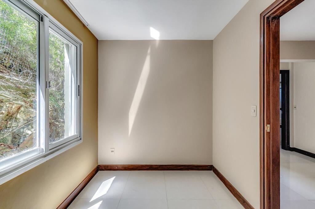 VENTA APARTAMENTO 3 DORMITORIOS PIRIAPOLIS