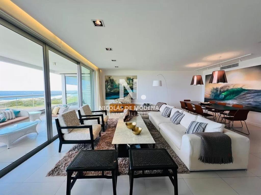 Venta de departamento de 4 dormitorios en suite