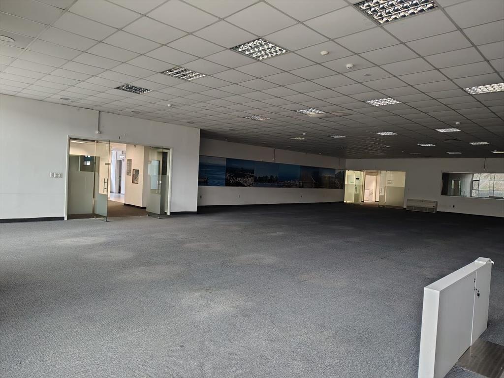 ALQUILER AGUADA OFICINAS DEPOSITO GARAGE 2130M2