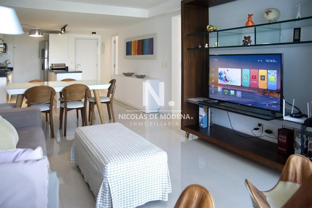 Apartamento en venta en Torre esmeralda de 3 , en