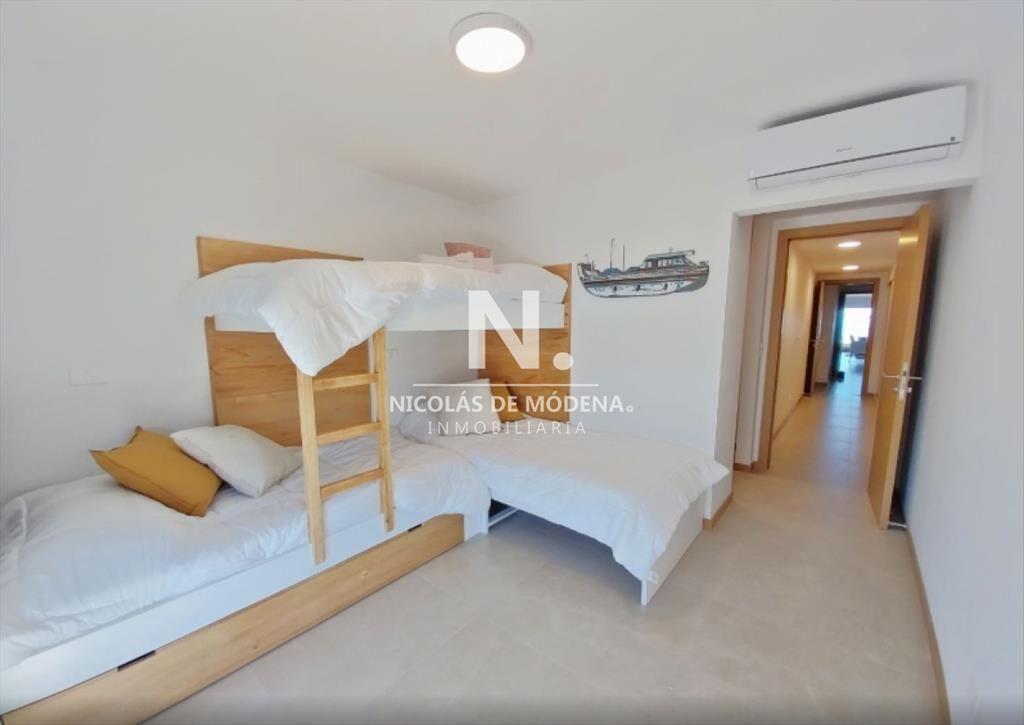 En venta exclusivo apartamento en Playa Brava, al