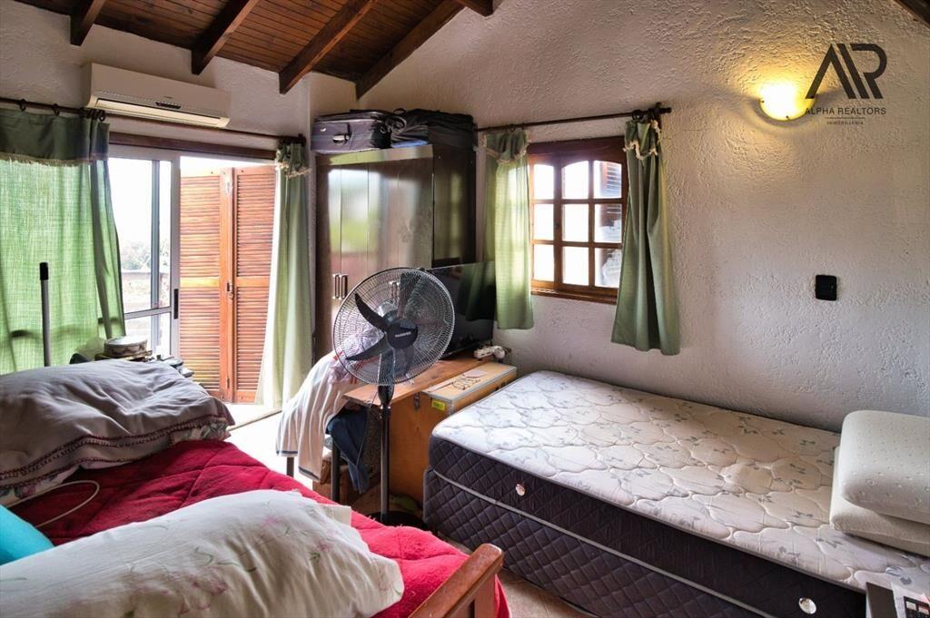 Casa en venta c/ cochera en Biarritz