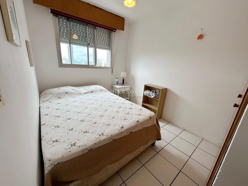 Apartamento en venta de 3 dormitorios en edificio