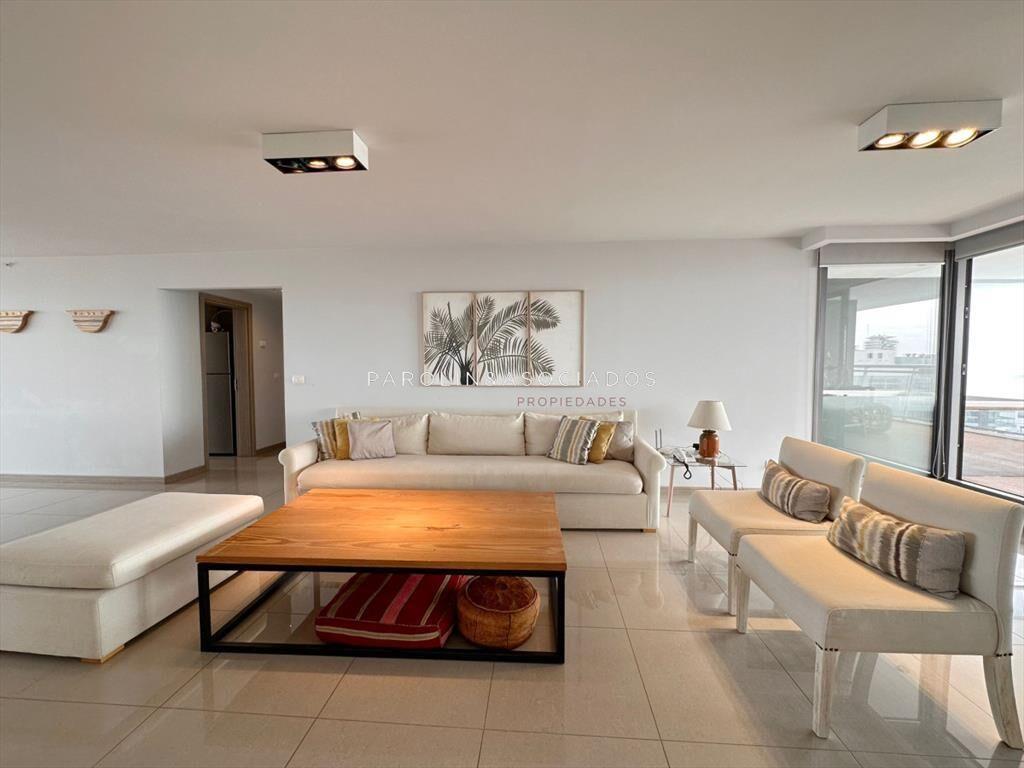 Apartamento en venta de 3 dormitorios en Edificio