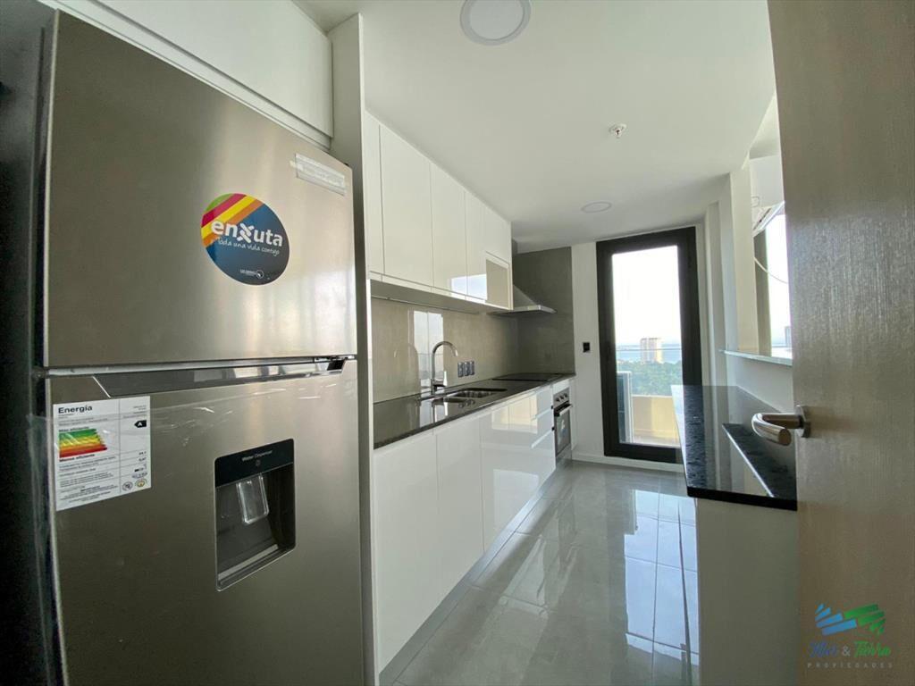 En venta apartamento 3 dormitorios, vista al mar,