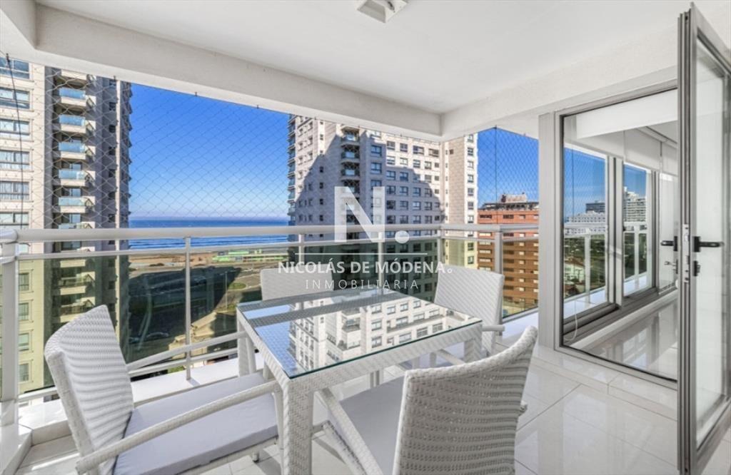 En venta apartamento de 3 dormitorios en Brava,