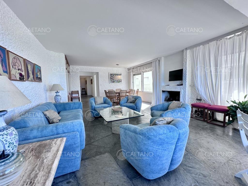 En venta y alquiler, apartamento en primera