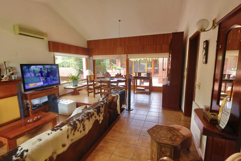 CASA EN VENTA 4 DORMITORIOS EN LA LOMA-MALDONADO