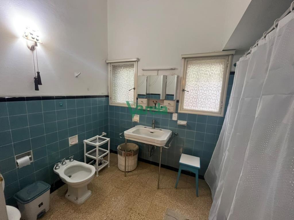 Residencia 3 dormitorios, 3 baños en Atlantida