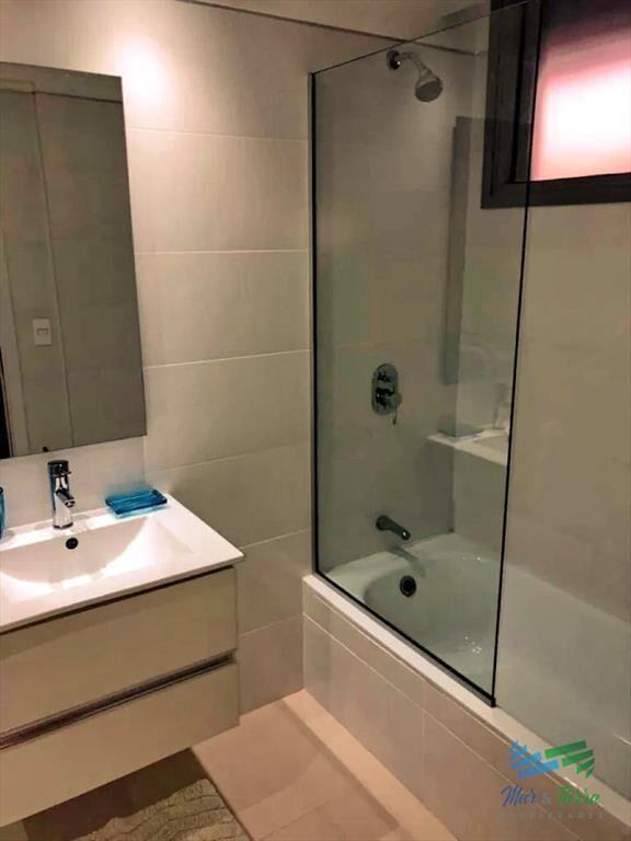 Vendo apartamento 3 dormitorios con servicios y