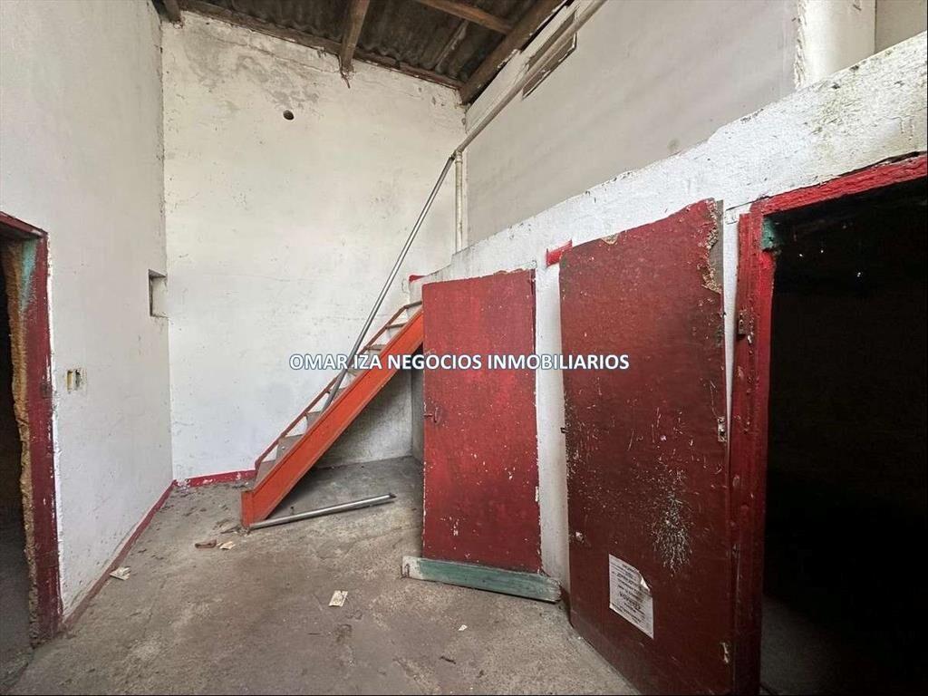 Alquiler y Venta local comercial a reciclar, prox Mercado M