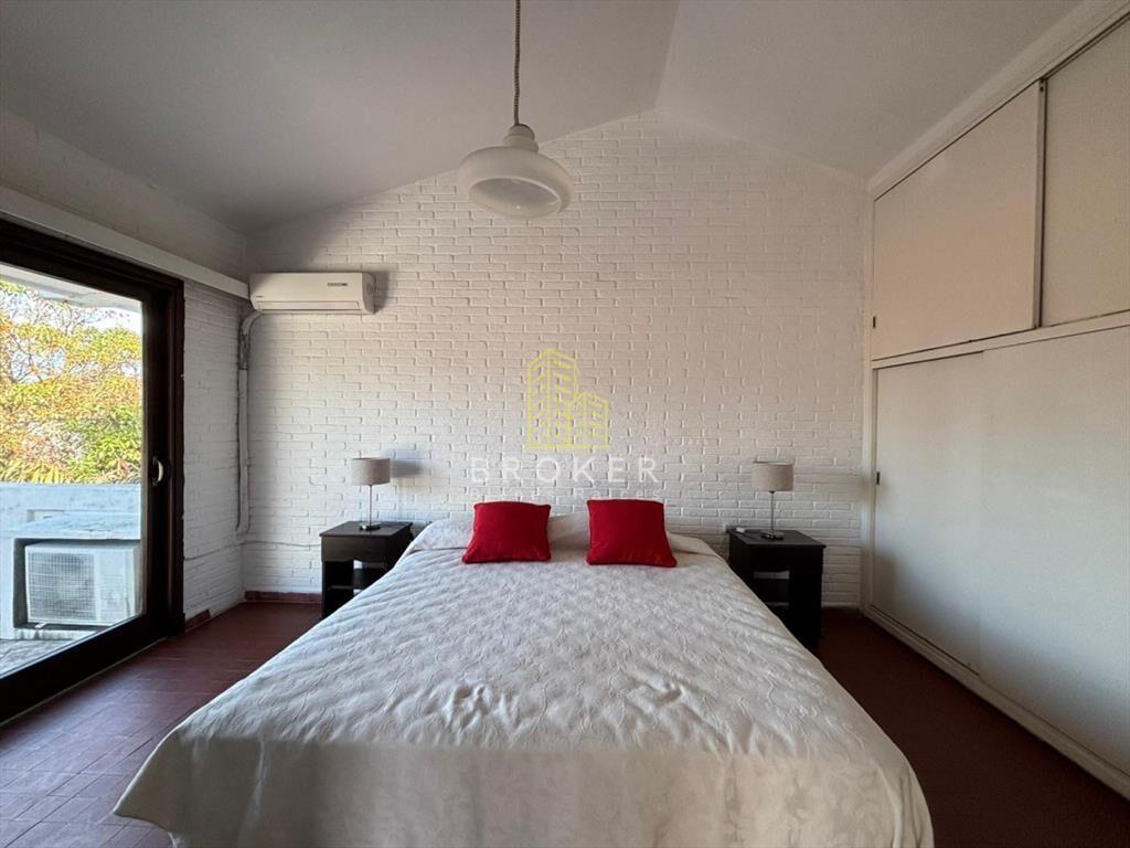 Alquiler anual casa en zona Playa Mansa