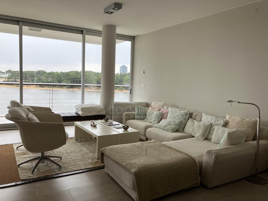 Apartamento en La Barra 3 dormitorios con balcón