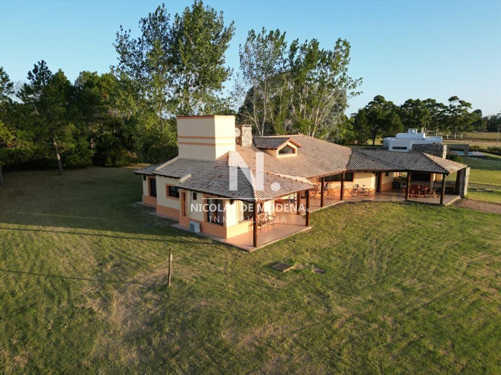 Se vende casa en el Quijote, La Barra de 3