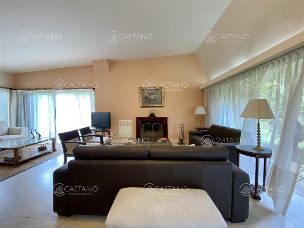 Venta casa con terreno de 6600m2 por Pedragosa