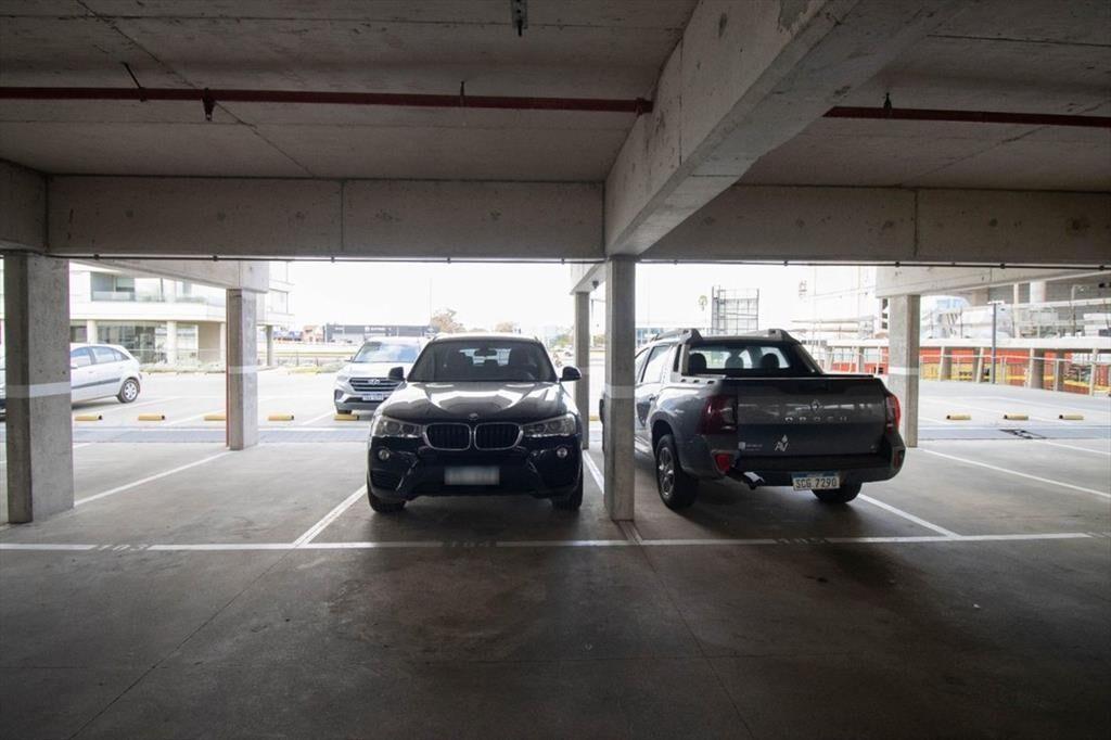 VENTA APARTAMENTO 1 DORMITORIO CARRASCO GARAGE