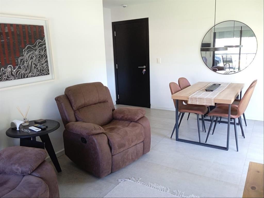 Impecable apartamento 1 dormitorio con terraza y garaje.