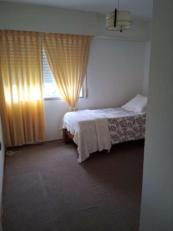 HERMOSO APARTAMENTO A METROS DE RAMBLA 4 dormitorios 2 baño