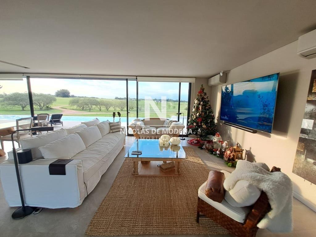 Espectacular chacra con chalet en venta de un 2