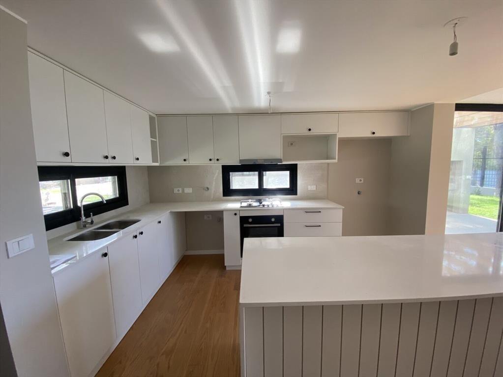 JARDINES DE ARECO: CASA DUPLEX A ESTRENAR