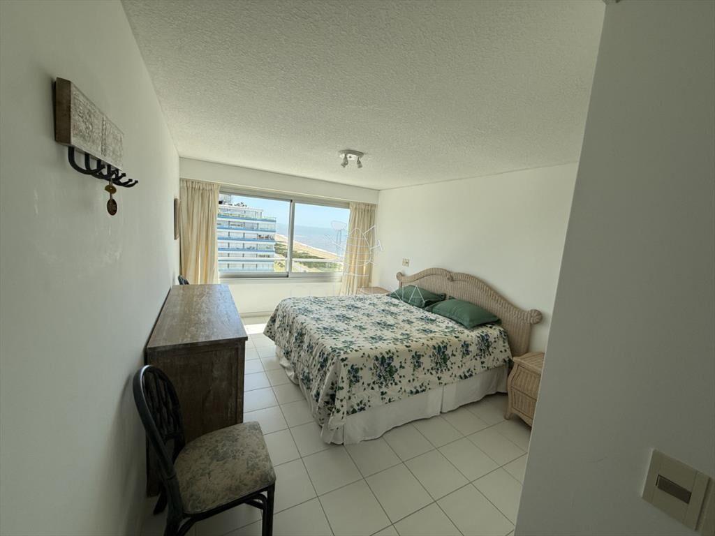 ESPECTACULAR PLANTA, PRIMERA LINEA, SERVICIOS Y