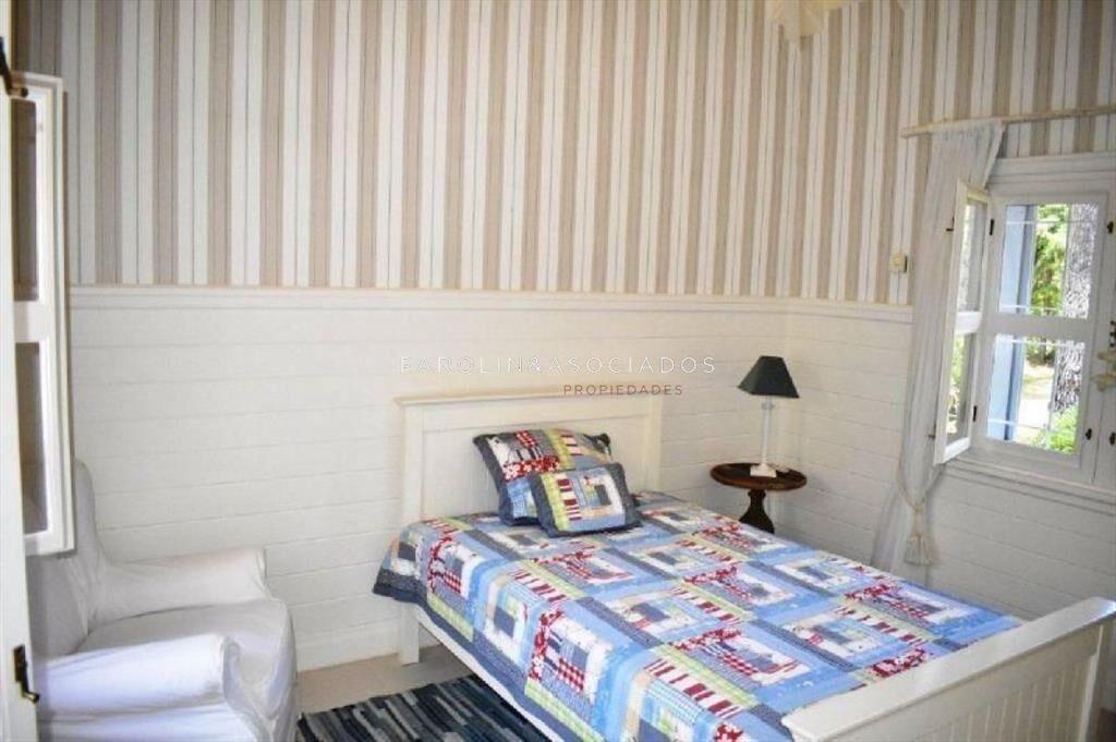 Casa en venta de 4 dormitorios en Beverly Hills,