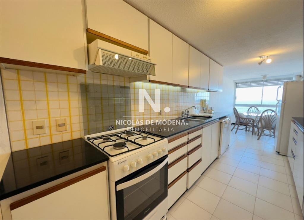 Vende apartamento de 3 dormitorios en Brava, del