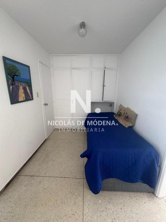 Vende apartamento de 1 dormitorio y medio en del