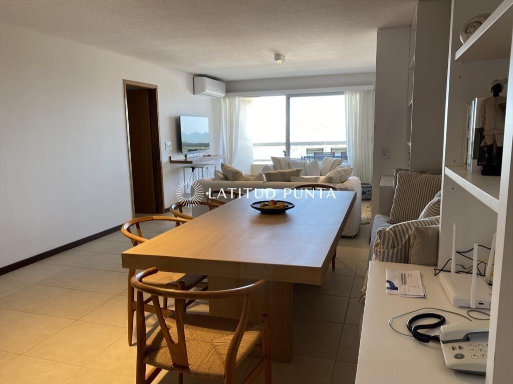 Apartamento en Roosevelt, 3 dormitorios más