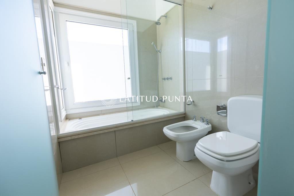 Apartamento en venta Playa Mansa 4 ambientes
